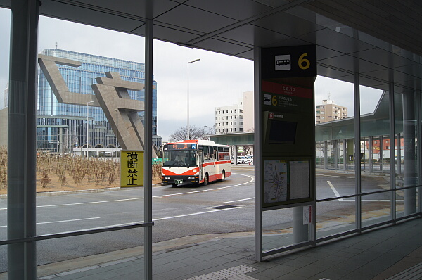写真(82) /busstop/gazo600/gazo20120110/kanazawaeki-56bDSC09556.JPG