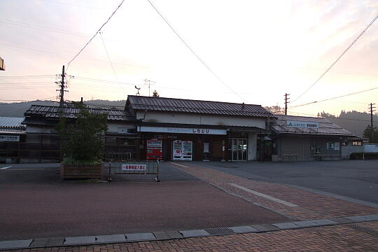 長良川鉄道 美濃白鳥駅 の写真(86) 2006年11月04日