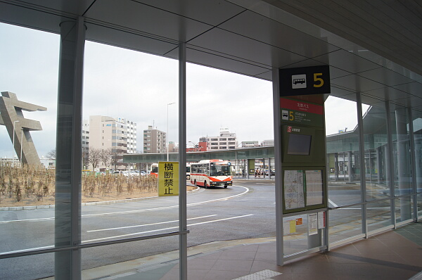 写真(82) /busstop/gazo600/gazo20120110/kanazawaeki-55bDSC09565.JPG