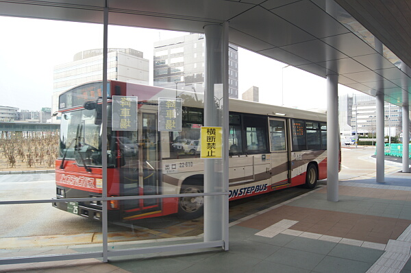 写真(84) /busstop/gazo600/gazo20120110/kanazawaeki-59eDSC09634.JPG