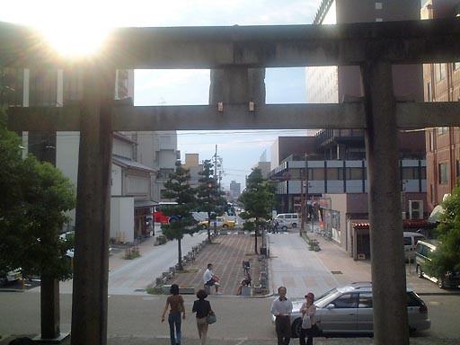 尾山神社(神門・本殿・東門) の写真(87) 2002年09月15日