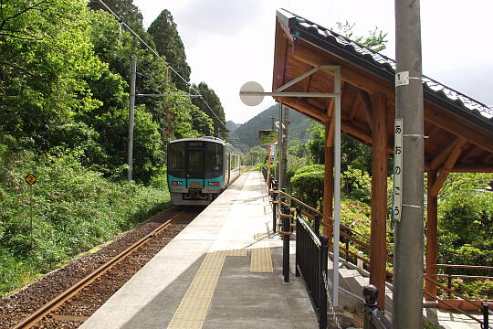 青郷駅 の写真(80) 2005年06月05日