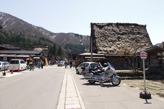 萩町合掌集落バス停 の写真(80) 2006年05月03日