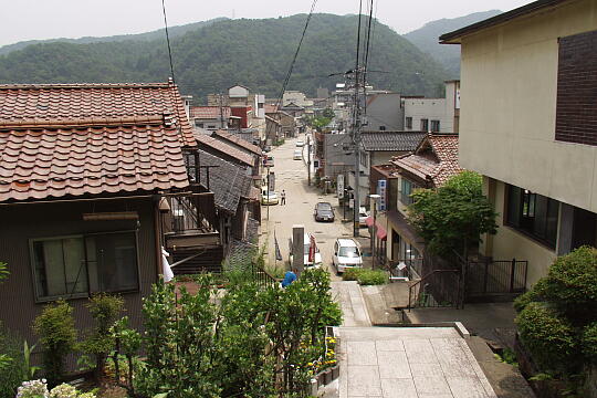 医王寺・参道 の写真(80) 2005年06月26日