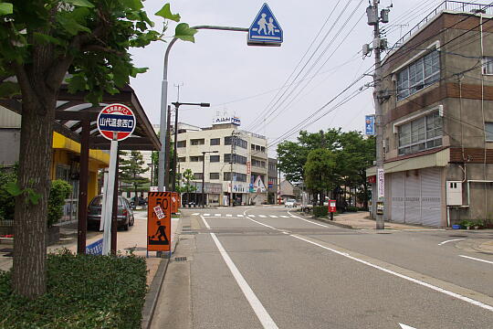 山代温泉西口バス停 の写真(81) 2005年05月29日