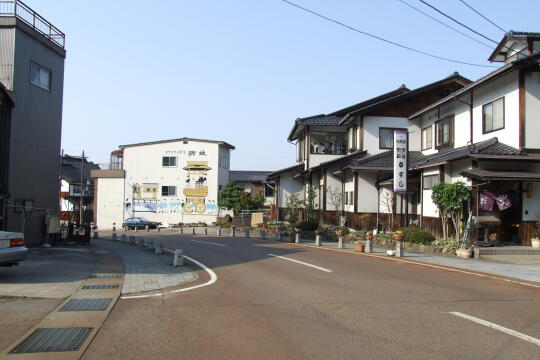 〔城端〕善徳寺前の道路 の写真(80) 2008年04月06日