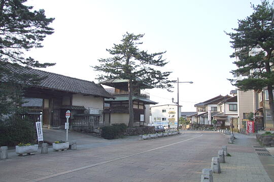 〔城端〕善徳寺前の道路 の写真(88) 2008年04月06日