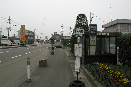 砺波市役所前バス停（高速バス） の写真(83) 2005年07月09日