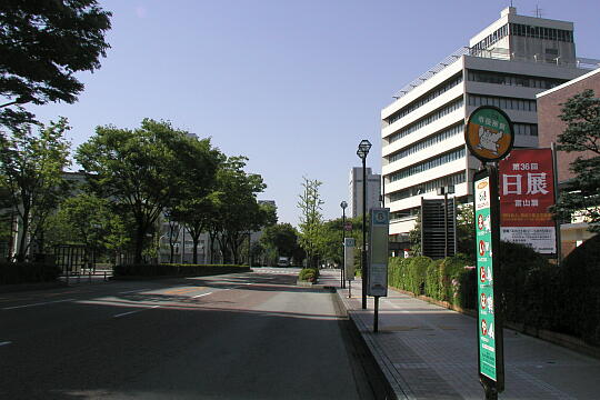 市役所前バス停 の写真(86) 2005年05月03日